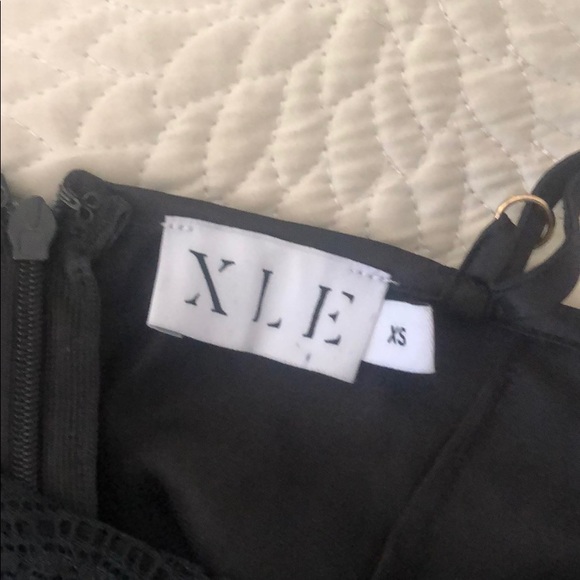 XLE the Label lace dress - Picture 4 of 5